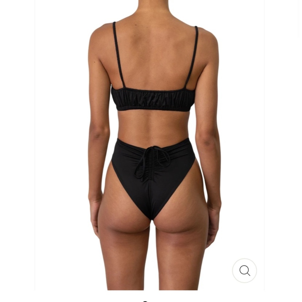 ‘Dodi’ swim bottom